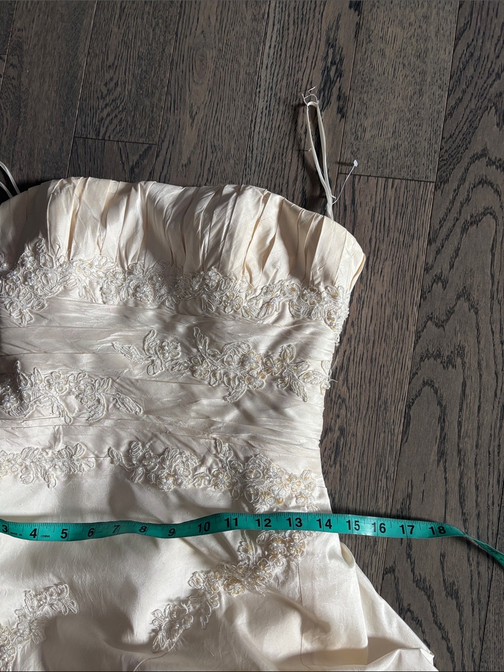 Pronovias Ivory Elegant Strapless Lace-Detail Mermaid Wedding Dress - Picture 13 of 17